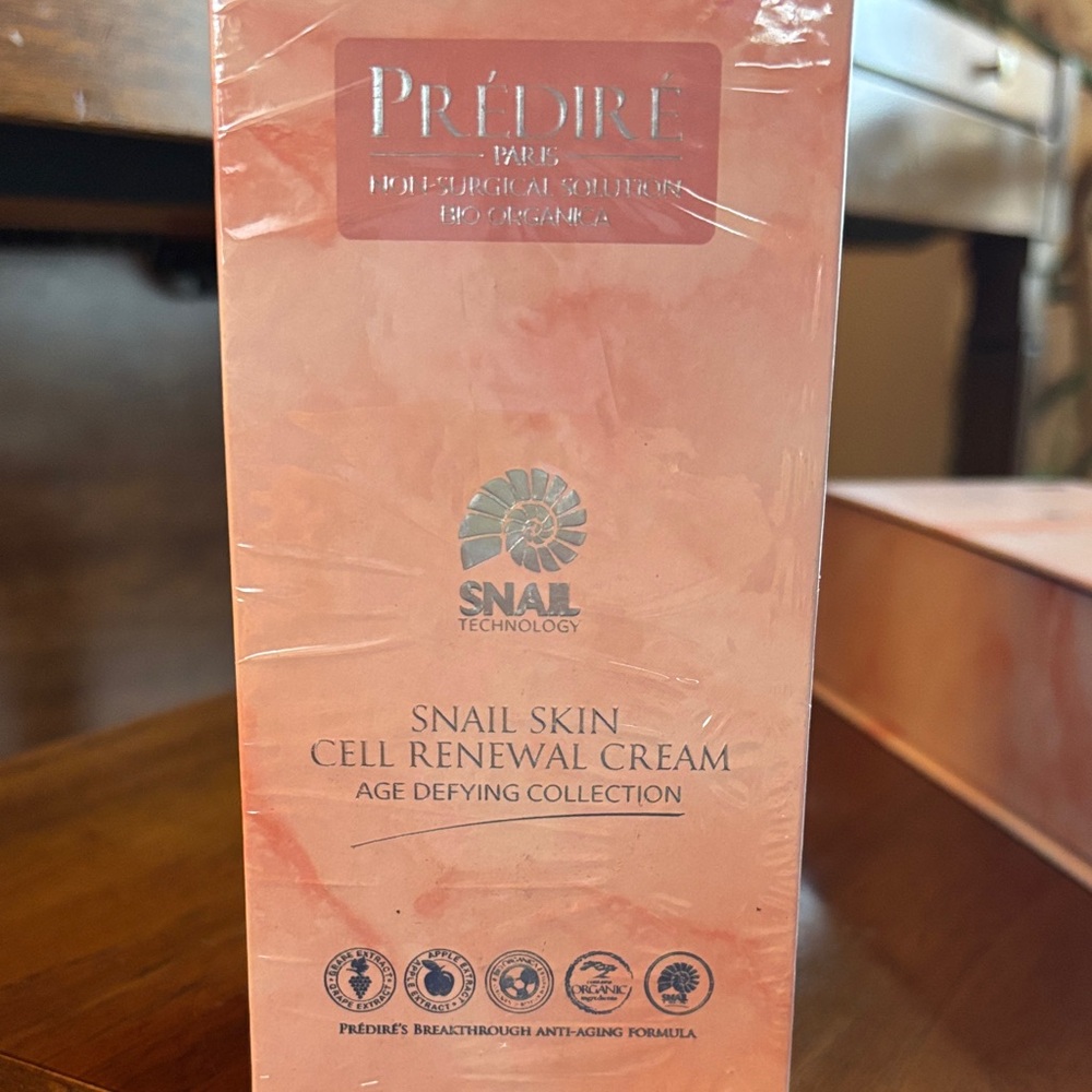 Snail Skin Cell Renewal Cream - Picture 1 of 2